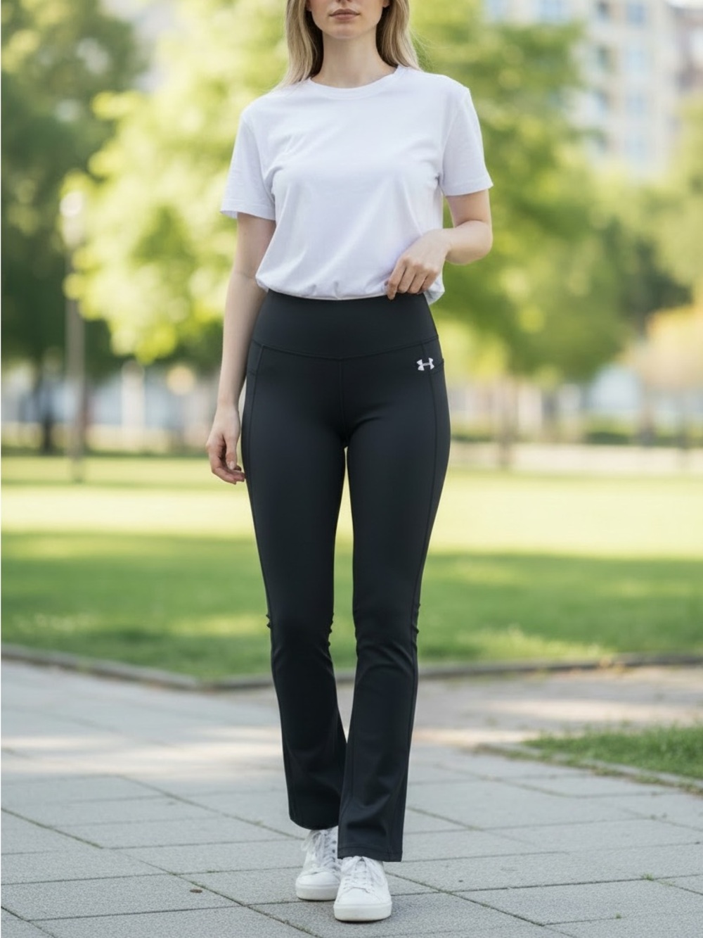 Under Armour Boot Cut Leggings Women’s Size Medium Compression Black
